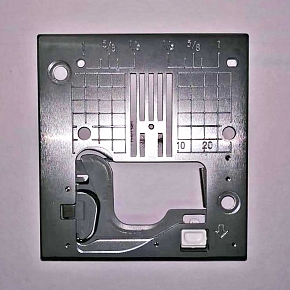 Фото Игольная пластина для прямой строчки к швейным машинам Juki HZL-F